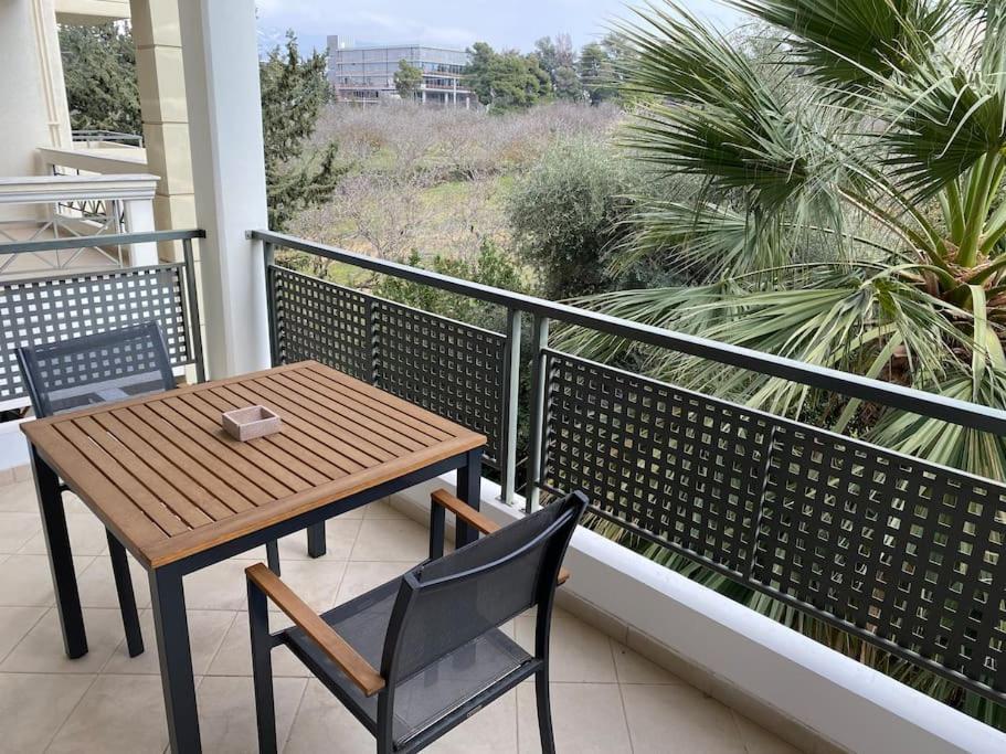 Cozy Apartment With Scenic View Atény Exteriér fotografie